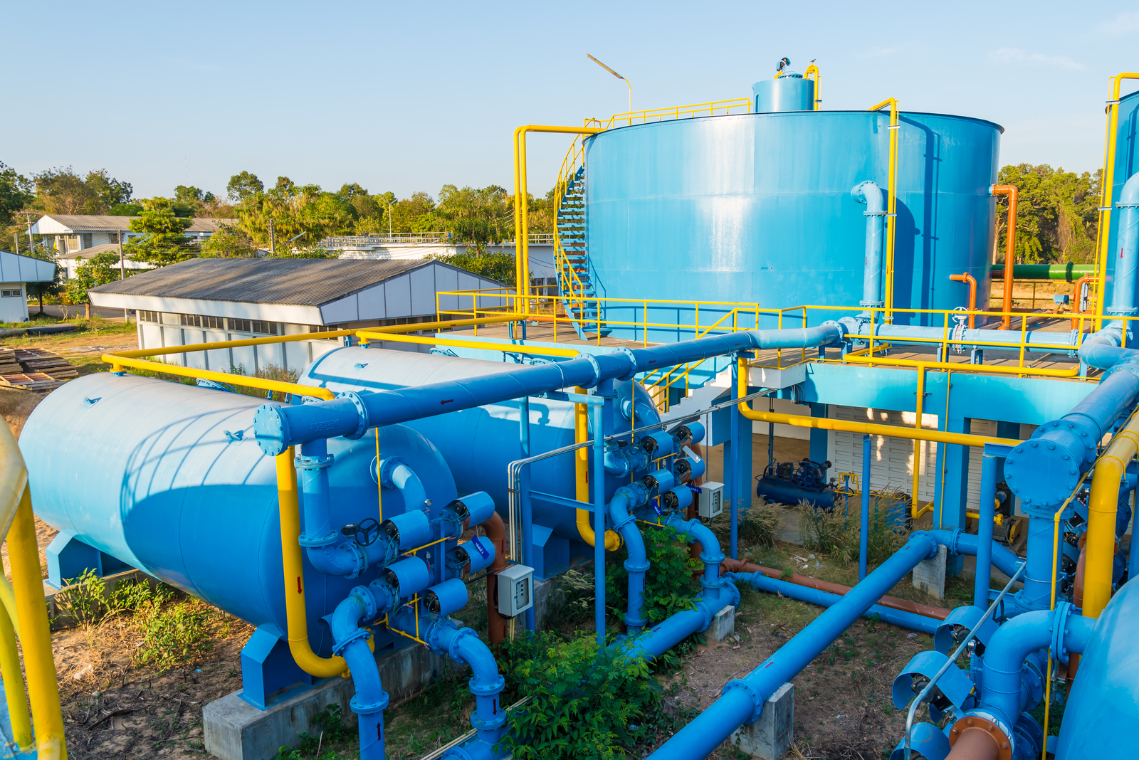 how do water treatment plants work